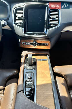 Внедорожник / Кроссовер Volvo XC90 2021 в 