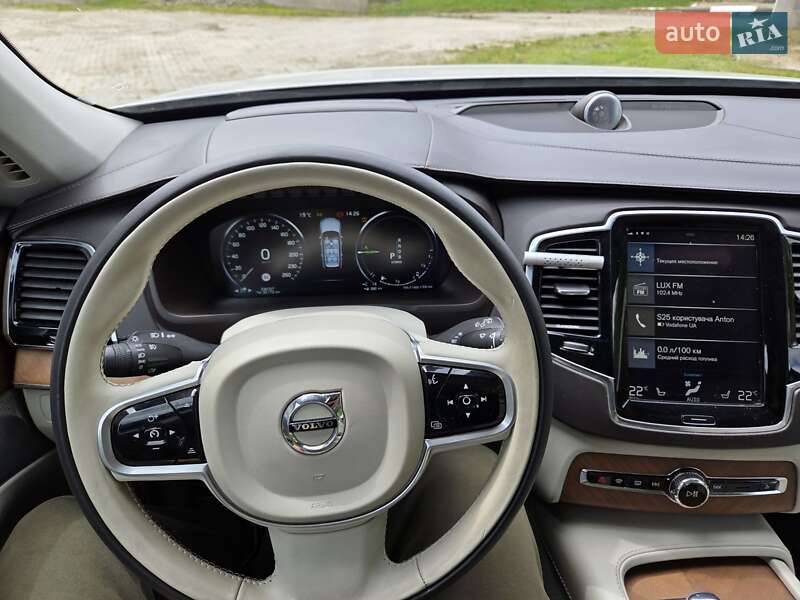 Внедорожник / Кроссовер Volvo XC90 2016 в Ирпене