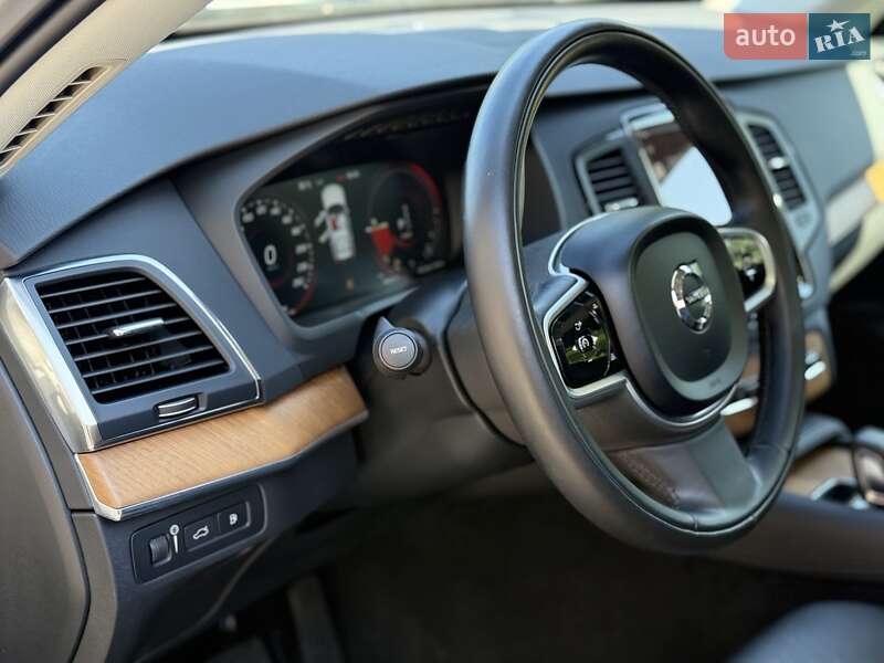 Внедорожник / Кроссовер Volvo XC90 2021 в Киеве