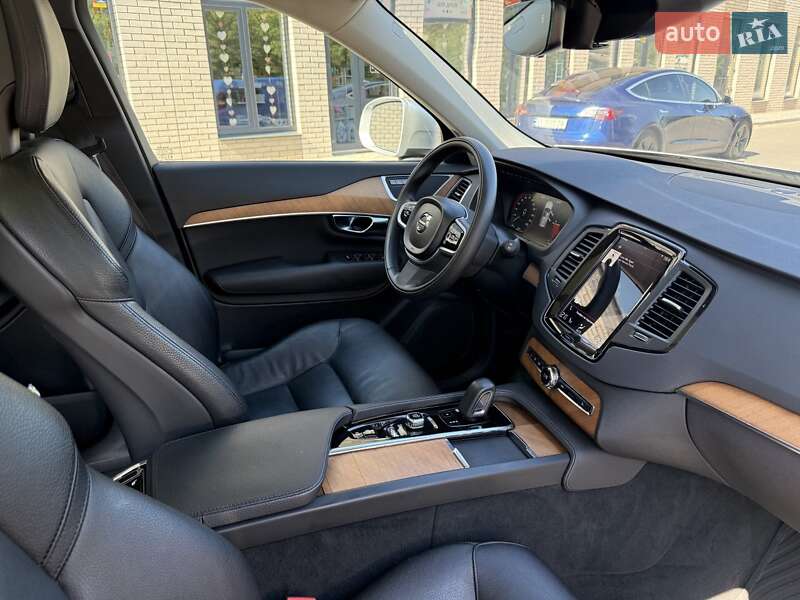 Внедорожник / Кроссовер Volvo XC90 2021 в Киеве