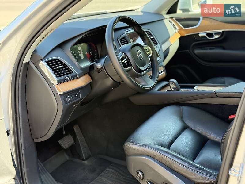 Внедорожник / Кроссовер Volvo XC90 2021 в Киеве