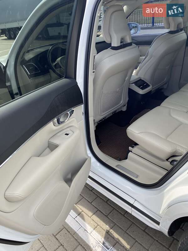 Внедорожник / Кроссовер Volvo XC90 2019 в Нововолынске