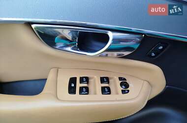 Внедорожник / Кроссовер Volvo XC90 2016 в 