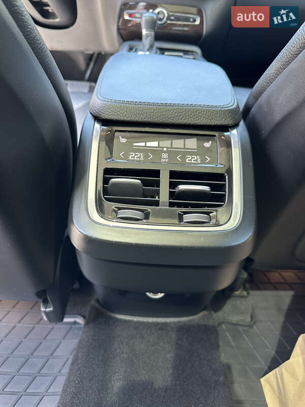 Внедорожник / Кроссовер Volvo XC90 2017 в Хмельницком