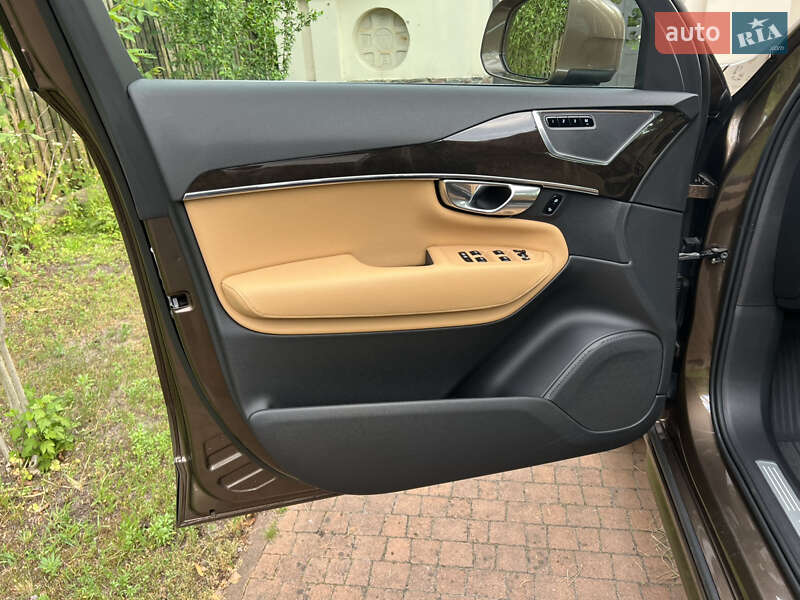 Внедорожник / Кроссовер Volvo XC90 2017 в Киеве