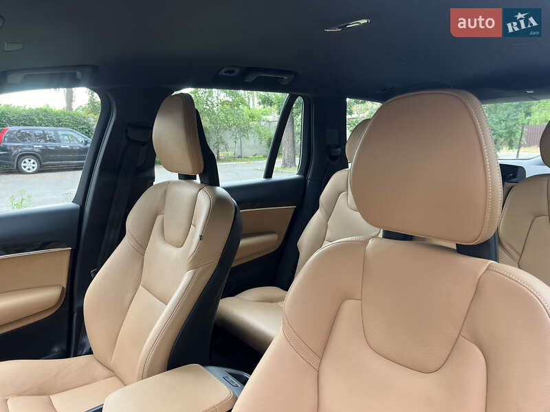Внедорожник / Кроссовер Volvo XC90 2017 в Киеве
