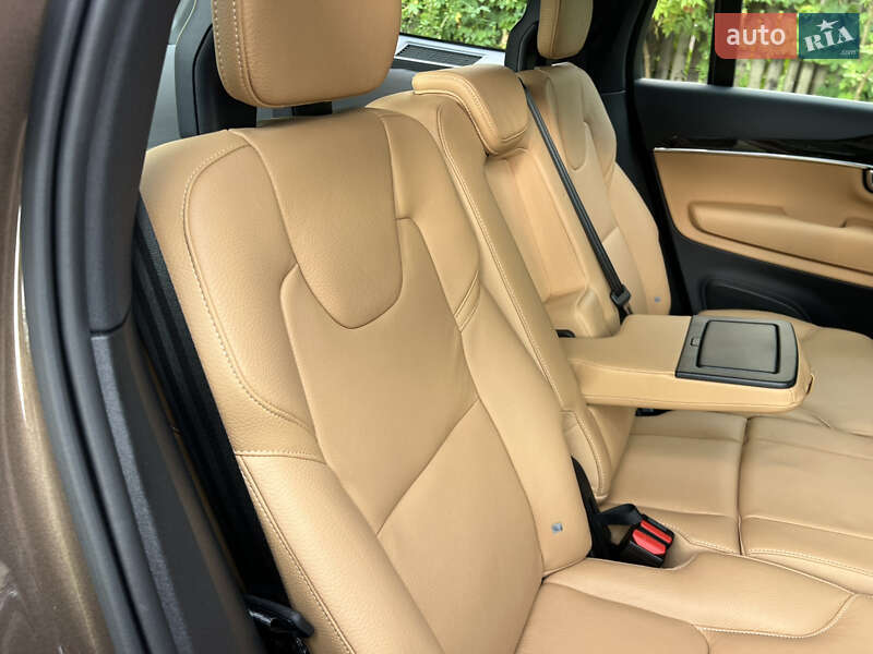 Внедорожник / Кроссовер Volvo XC90 2017 в Киеве
