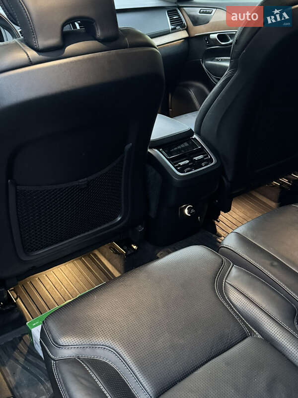 Внедорожник / Кроссовер Volvo XC90 2019 в Старом Самборе фото 10 Внедорожник / Кроссовер Volvo XC90 2019 в Старом Самборе