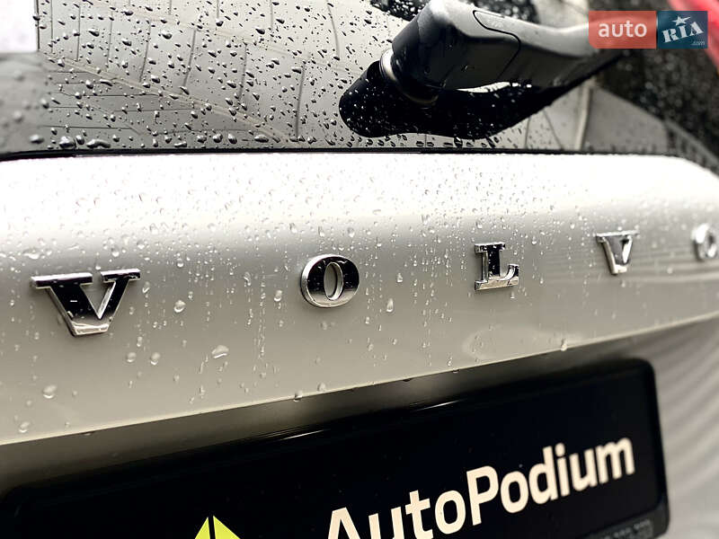 Внедорожник / Кроссовер Volvo XC90 2015 в Киеве