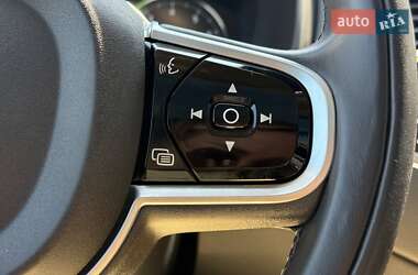 Внедорожник / Кроссовер Volvo XC90 2020 в 