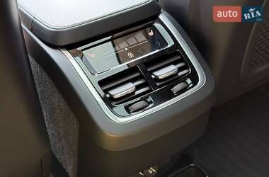 Внедорожник / Кроссовер Volvo XC90 2020 в 