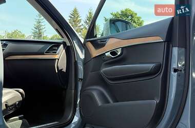 Внедорожник / Кроссовер Volvo XC90 2020 в 