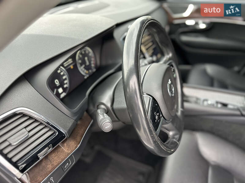 Внедорожник / Кроссовер Volvo XC90 2016 в Владимире
