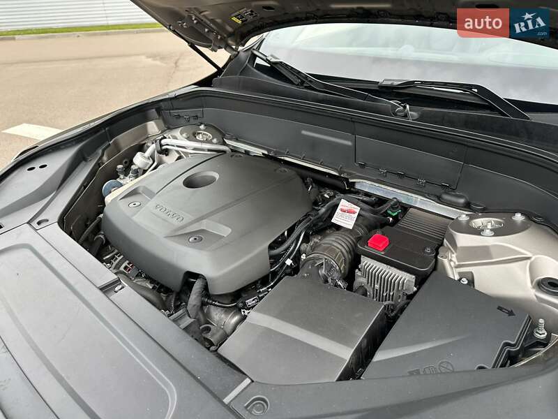 Внедорожник / Кроссовер Volvo XC90 2019 в Киеве