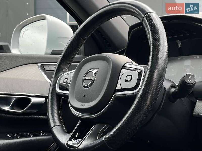 Внедорожник / Кроссовер Volvo XC90 2016 в Львове