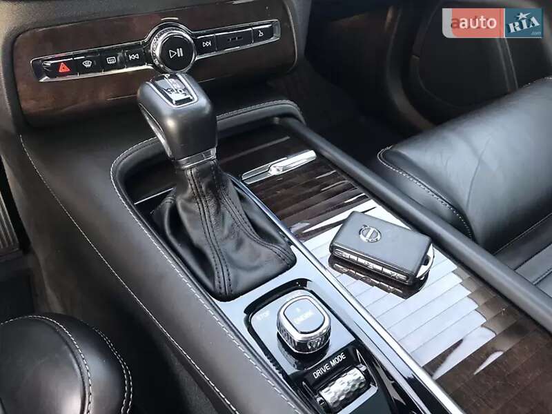 Внедорожник / Кроссовер Volvo XC90 2016 в Киеве