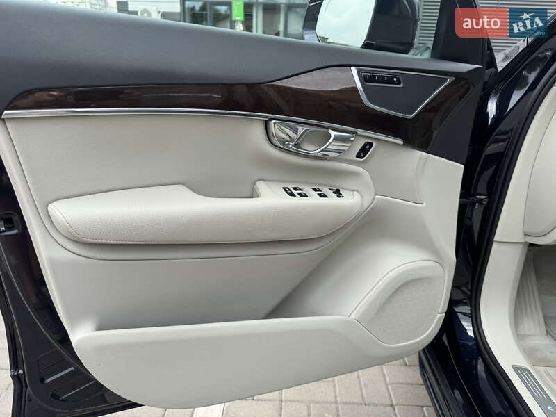 Внедорожник / Кроссовер Volvo XC90 2015 в Черкассах