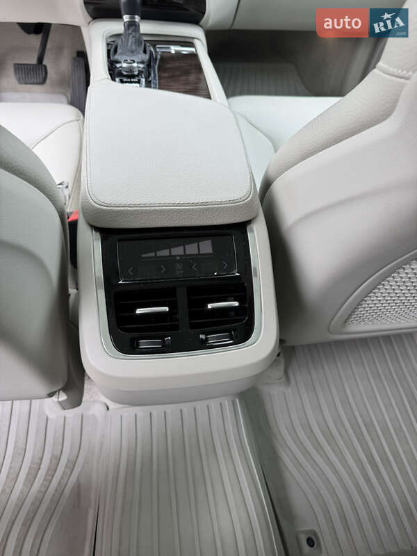 Внедорожник / Кроссовер Volvo XC90 2015 в Черкассах
