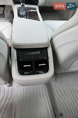Внедорожник / Кроссовер Volvo XC90 2015 в 