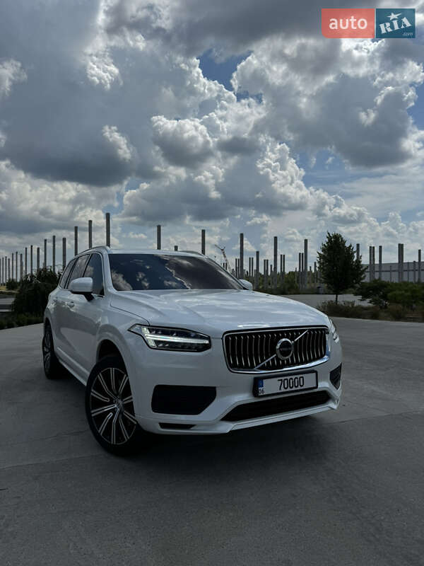 Внедорожник / Кроссовер Volvo XC90 2022 в 