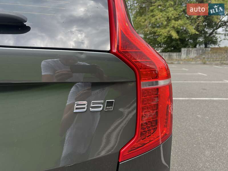 Внедорожник / Кроссовер Volvo XC90 2020 в Киеве