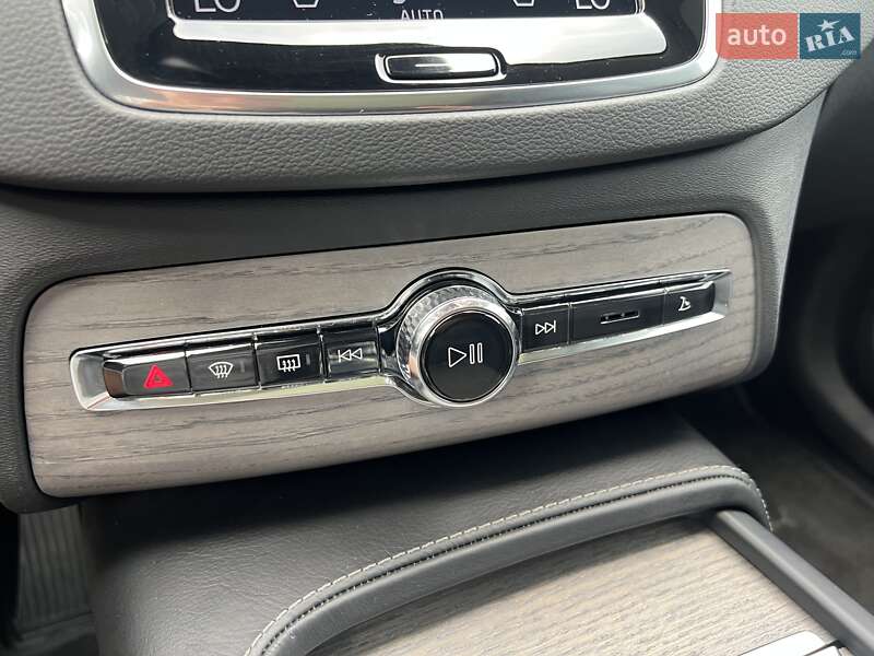 Внедорожник / Кроссовер Volvo XC90 2020 в Киеве