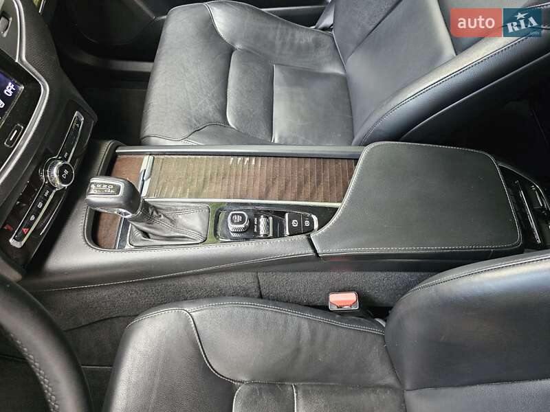 Позашляховик / Кросовер Volvo XC90 2018 в Львові