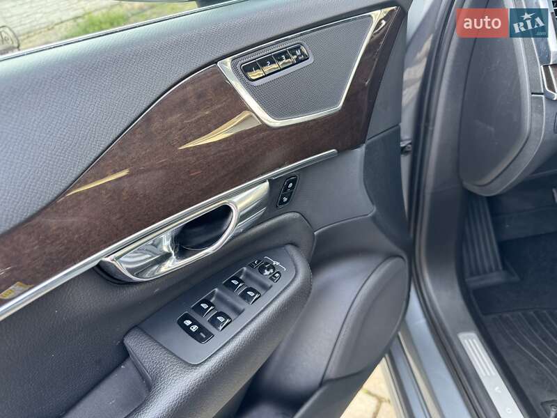 Внедорожник / Кроссовер Volvo XC90 2016 в Нововолынске