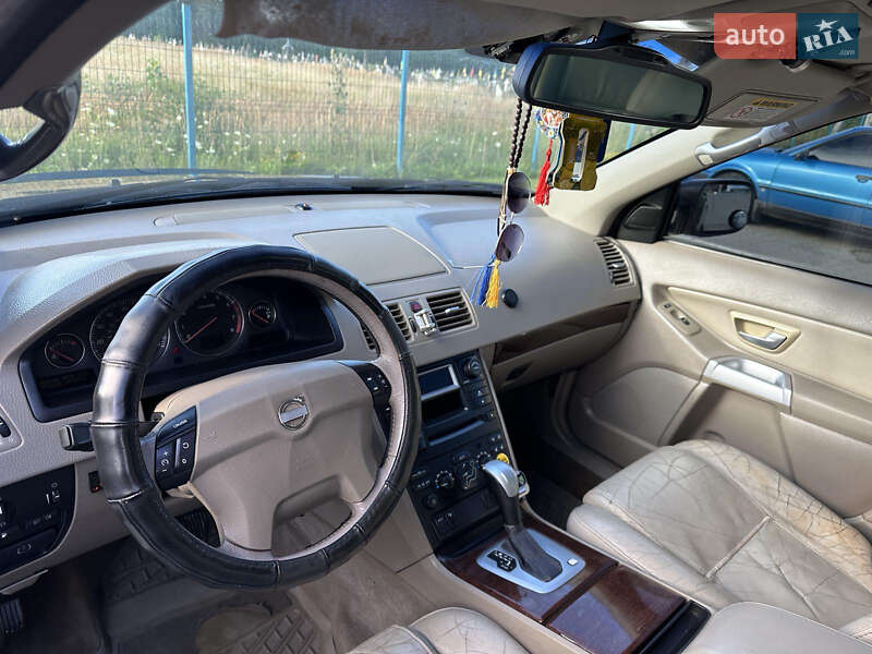 Volvo XC90 2003