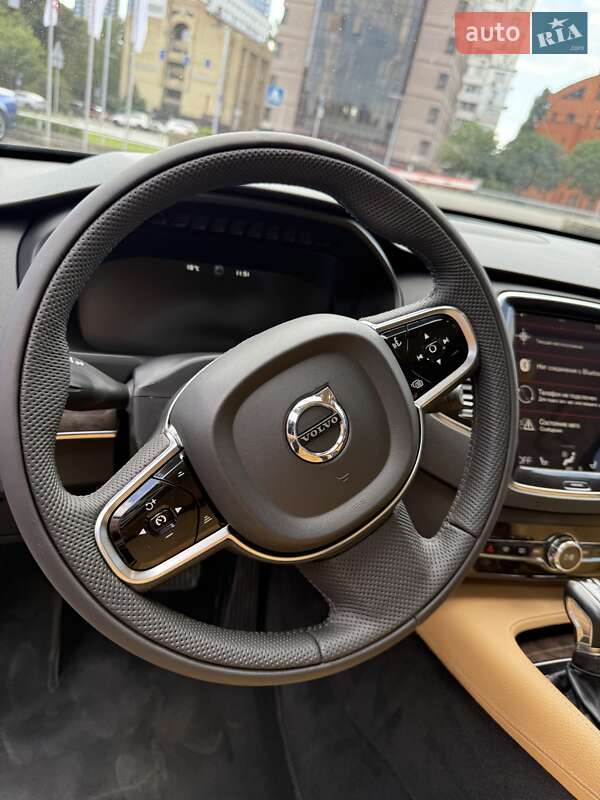 Позашляховик / Кросовер Volvo XC90 2015 в Києві