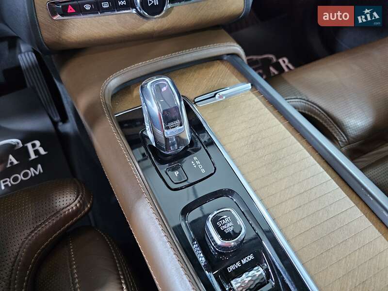 Внедорожник / Кроссовер Volvo XC90 2018 в Киеве