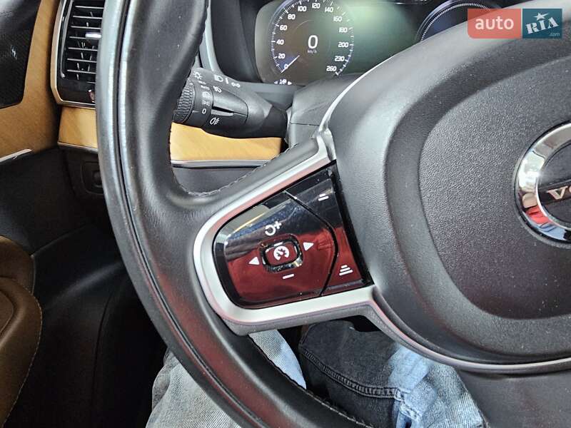 Внедорожник / Кроссовер Volvo XC90 2018 в Киеве