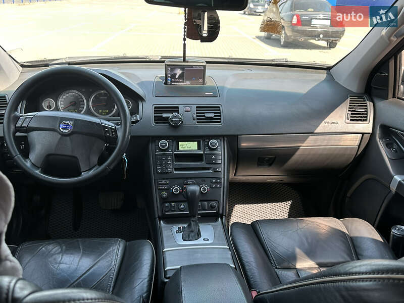Внедорожник / Кроссовер Volvo XC90 2006 в Нововолынске