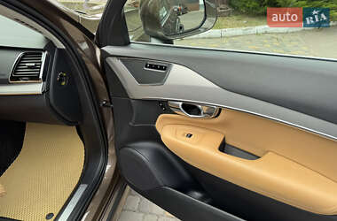 Внедорожник / Кроссовер Volvo XC90 2016 в 