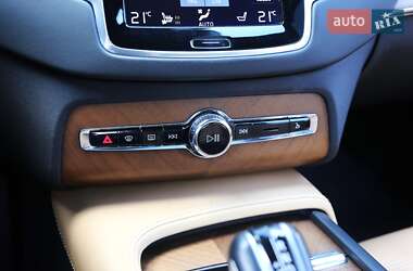 Внедорожник / Кроссовер Volvo XC90 2017 в 