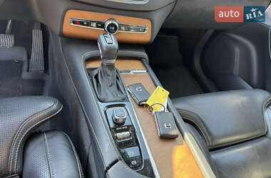 Внедорожник / Кроссовер Volvo XC90 2016 в 