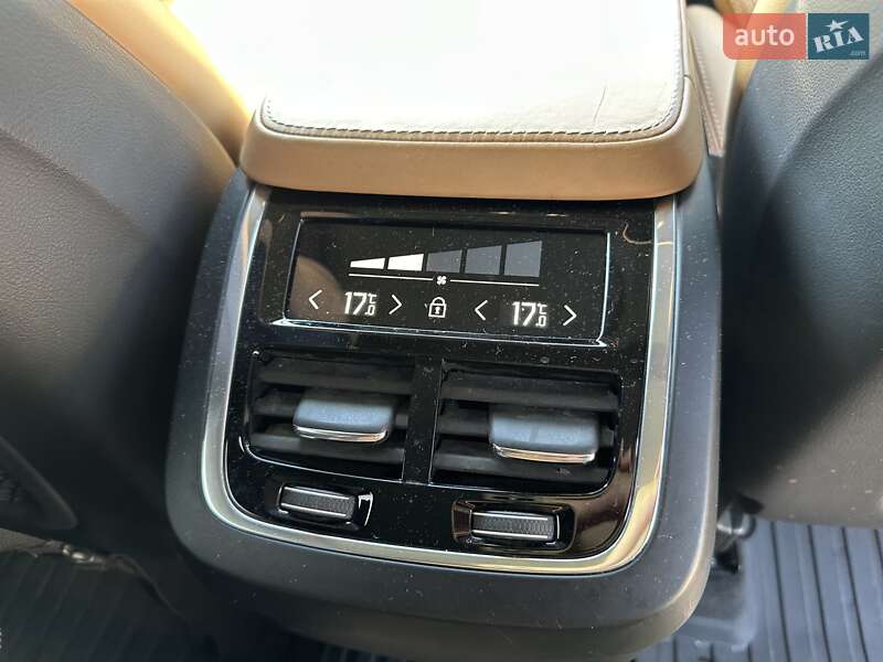 Позашляховик / Кросовер Volvo XC90 2018 в Житомирі фото 89 Позашляховик / Кросовер Volvo XC90 2018 в Житомирі