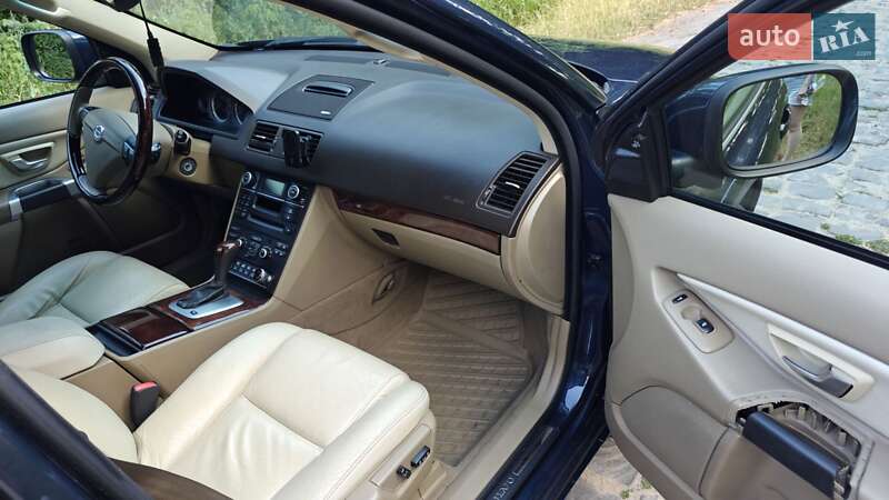 Внедорожник / Кроссовер Volvo XC90 2013 в Житомире