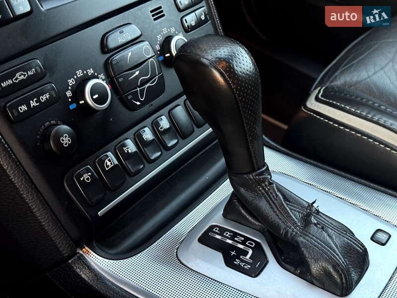 Внедорожник / Кроссовер Volvo XC90 2011 в Тернополе