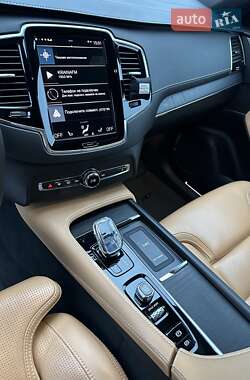 Позашляховик / Кросовер Volvo XC90 2019 в 