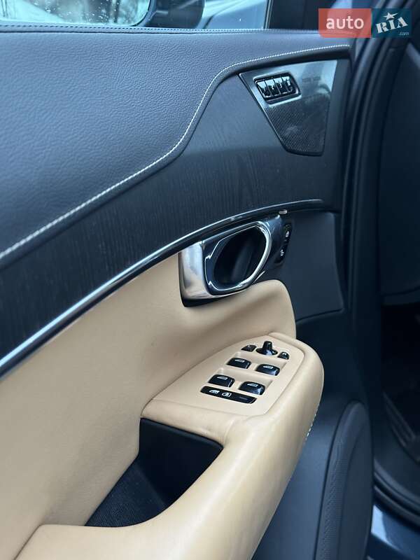 Внедорожник / Кроссовер Volvo XC90 2019 в Киеве фото 12 Внедорожник / Кроссовер Volvo XC90 2019 в Киеве