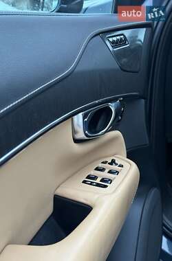 Позашляховик / Кросовер Volvo XC90 2019 в 