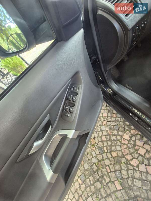 Внедорожник / Кроссовер Volvo XC90 2010 в Великом Раковце