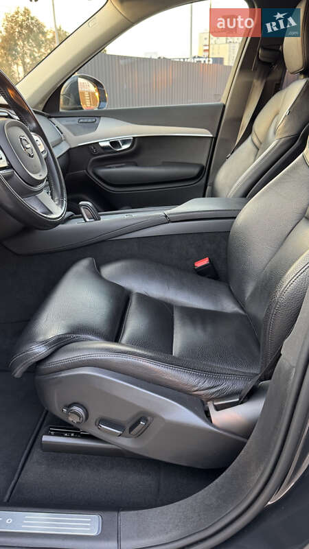 Внедорожник / Кроссовер Volvo XC90 2020 в Киеве