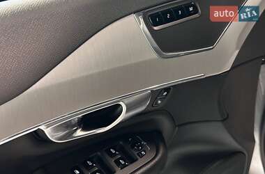 Внедорожник / Кроссовер Volvo XC90 2019 в 
