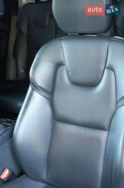 Позашляховик / Кросовер Volvo XC90 2019 в 