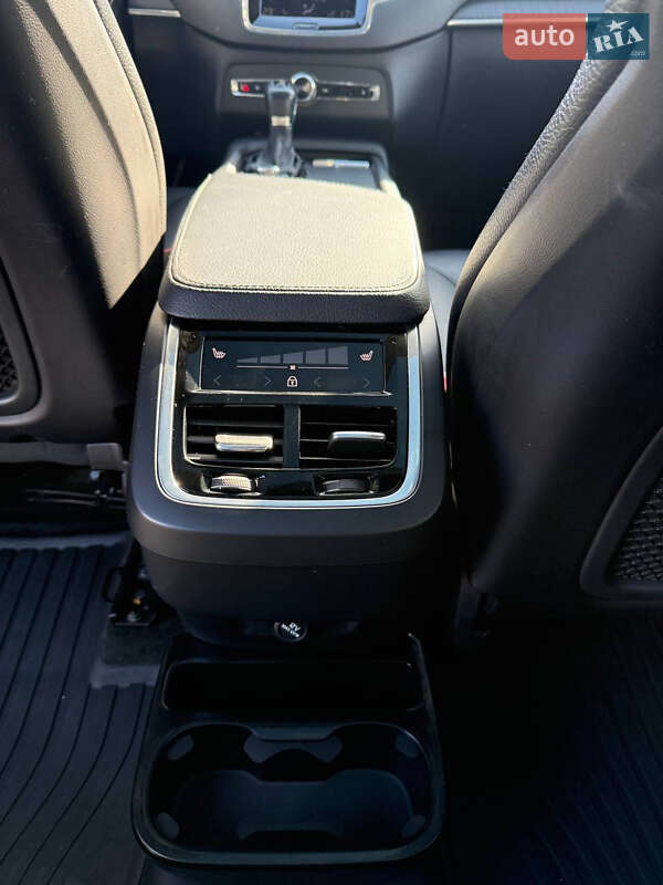 Позашляховик / Кросовер Volvo XC90 2019 в Києві фото 16 Позашляховик / Кросовер Volvo XC90 2019 в Києві