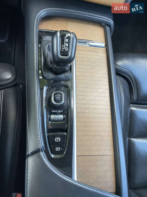 Внедорожник / Кроссовер Volvo XC90 2018 в Днепре