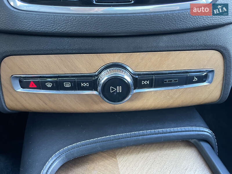Внедорожник / Кроссовер Volvo XC90 2018 в Днепре