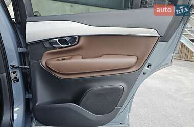 Внедорожник / Кроссовер Volvo XC90 2019 в 
